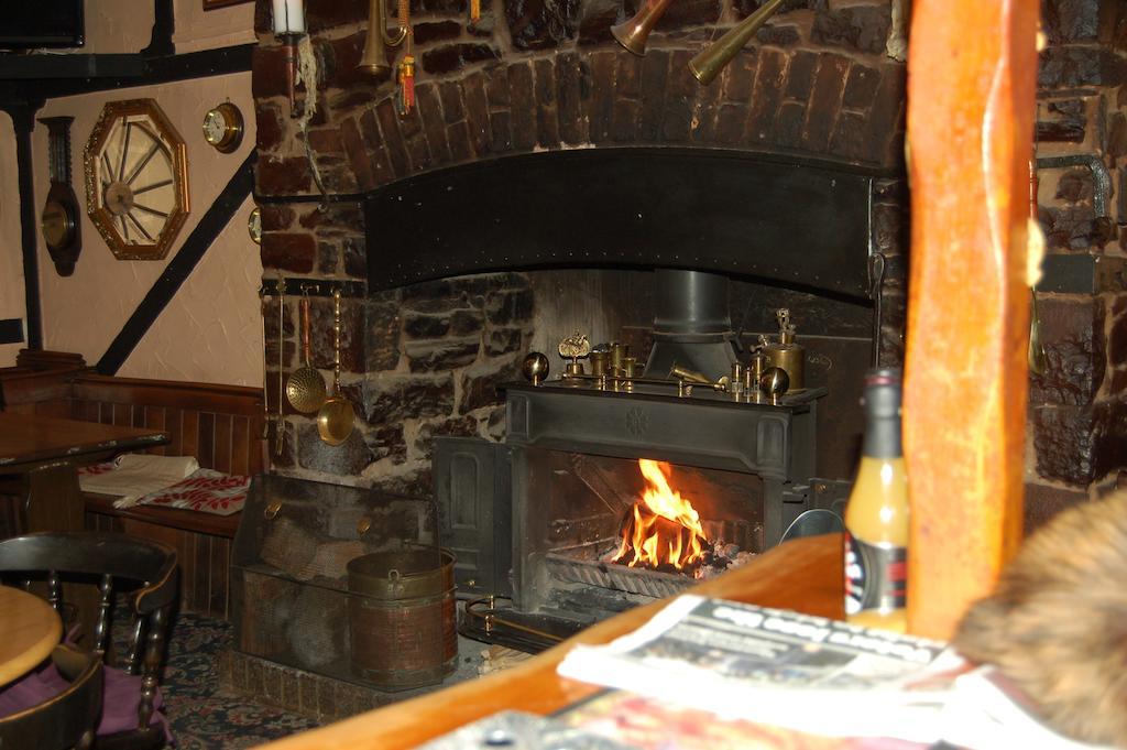 The Mitre Inn Witheridge Esterno foto