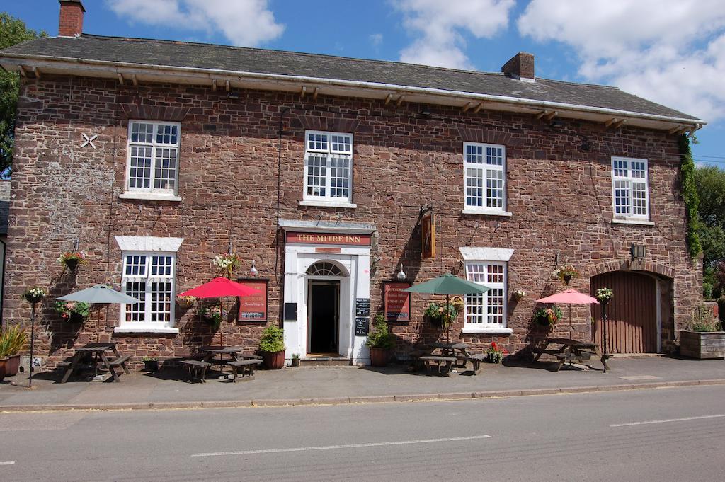 The Mitre Inn Witheridge Esterno foto
