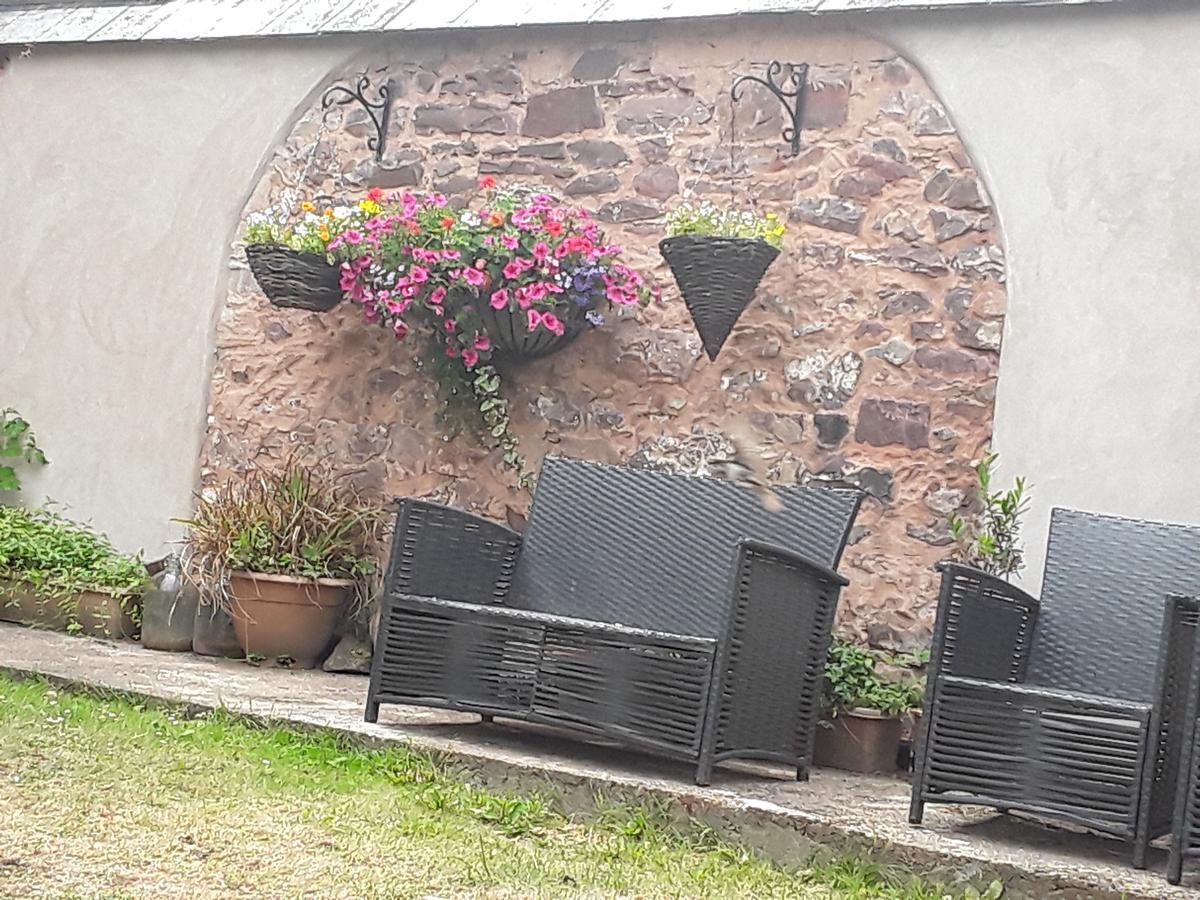 The Mitre Inn Witheridge Esterno foto